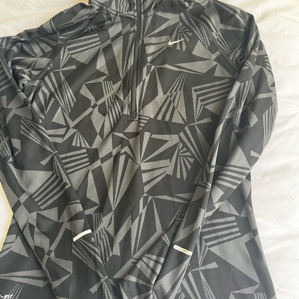 Nike Geometric Patterned Pullover - image 1